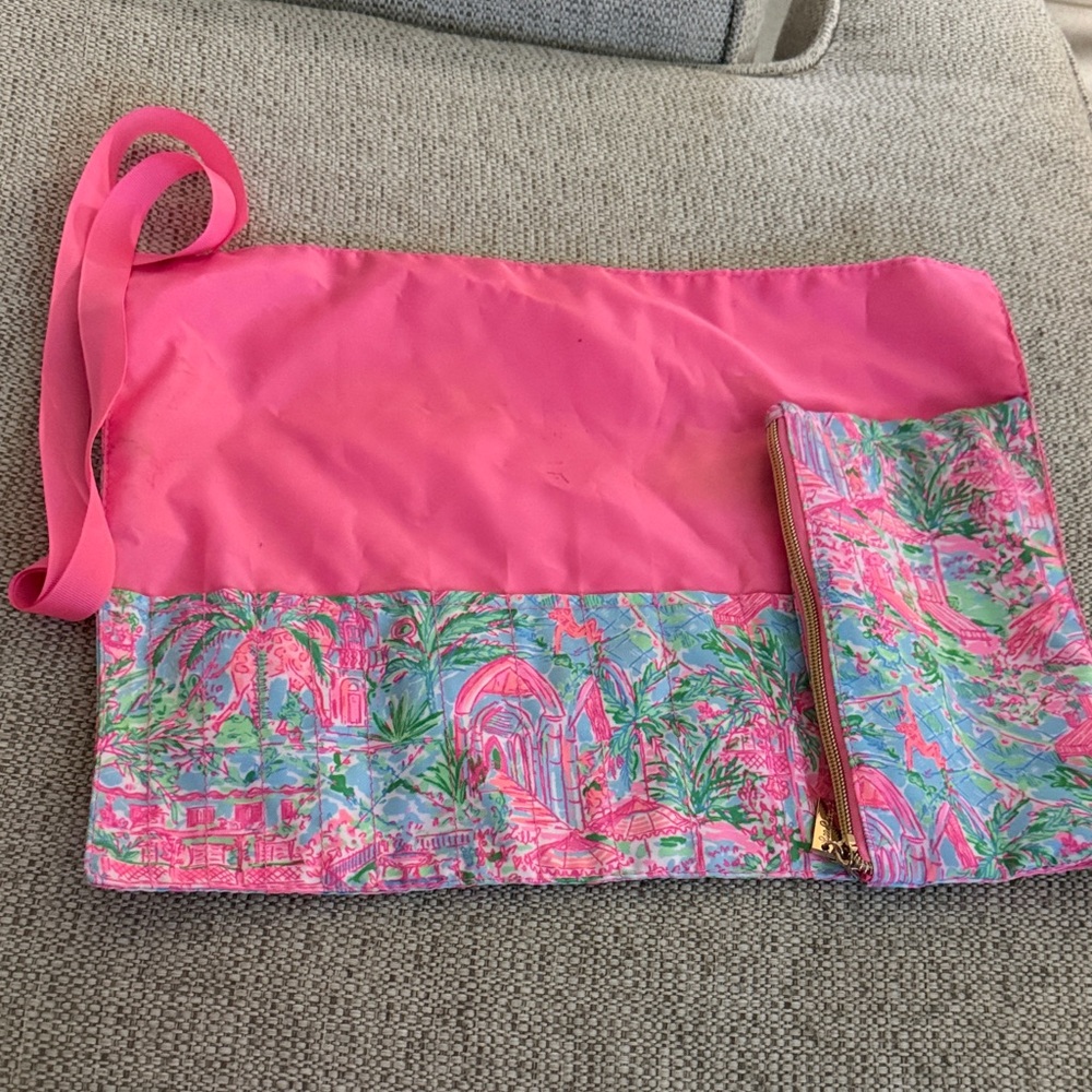Lilly Pulitzer Roll-Up Brush Organizer – Pink & Multicolor Print
